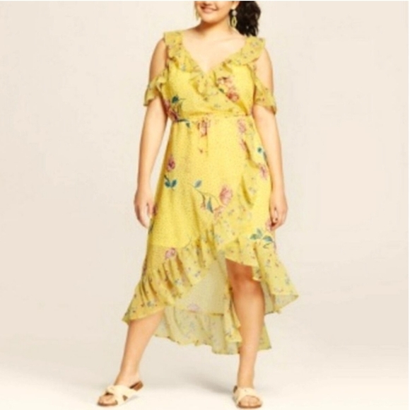 Xhilaration Dresses & Skirts - Xhilaration Floral Wrap Dress
